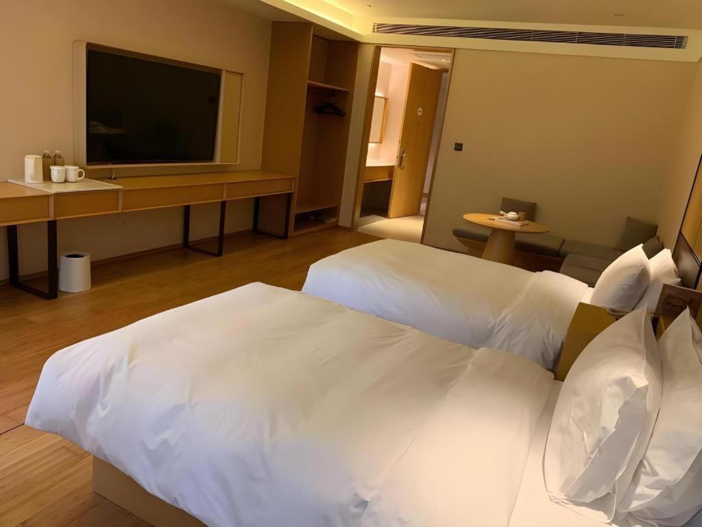 Ji Hotel Shanghai The Bund Tiantong Road Екстериор снимка